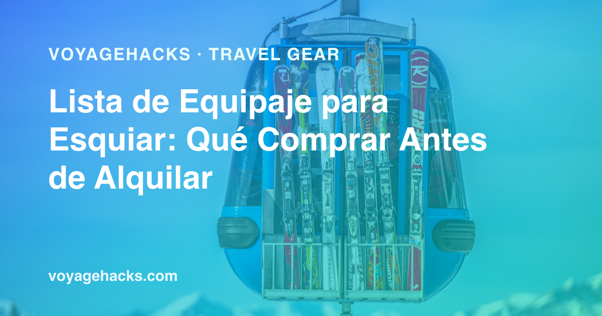 Lista de equipaje para esquiar: casco, gafas, capas base de merino, manoplas y bolsa de botas preparadas antes de un viaje de esquí